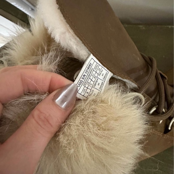 Ugg Adirondack Boots Size 9 - Picture 3 of 3